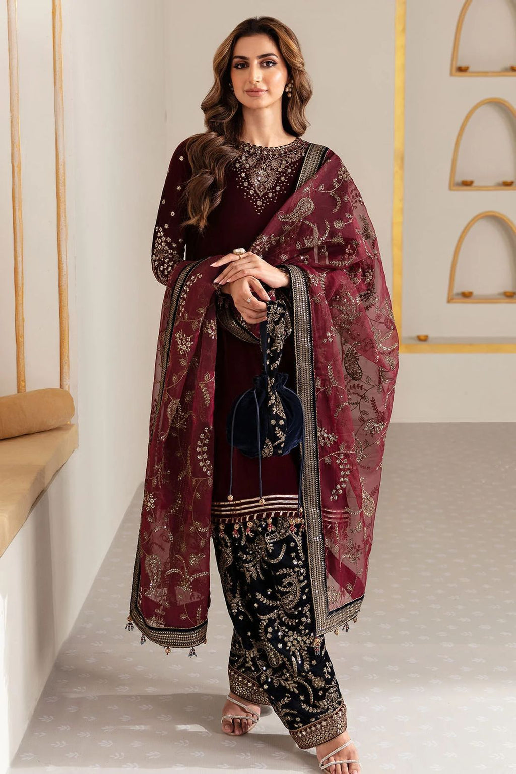 Jazmin Luxury Velvet Suit with Embroidered Organza Dupatta