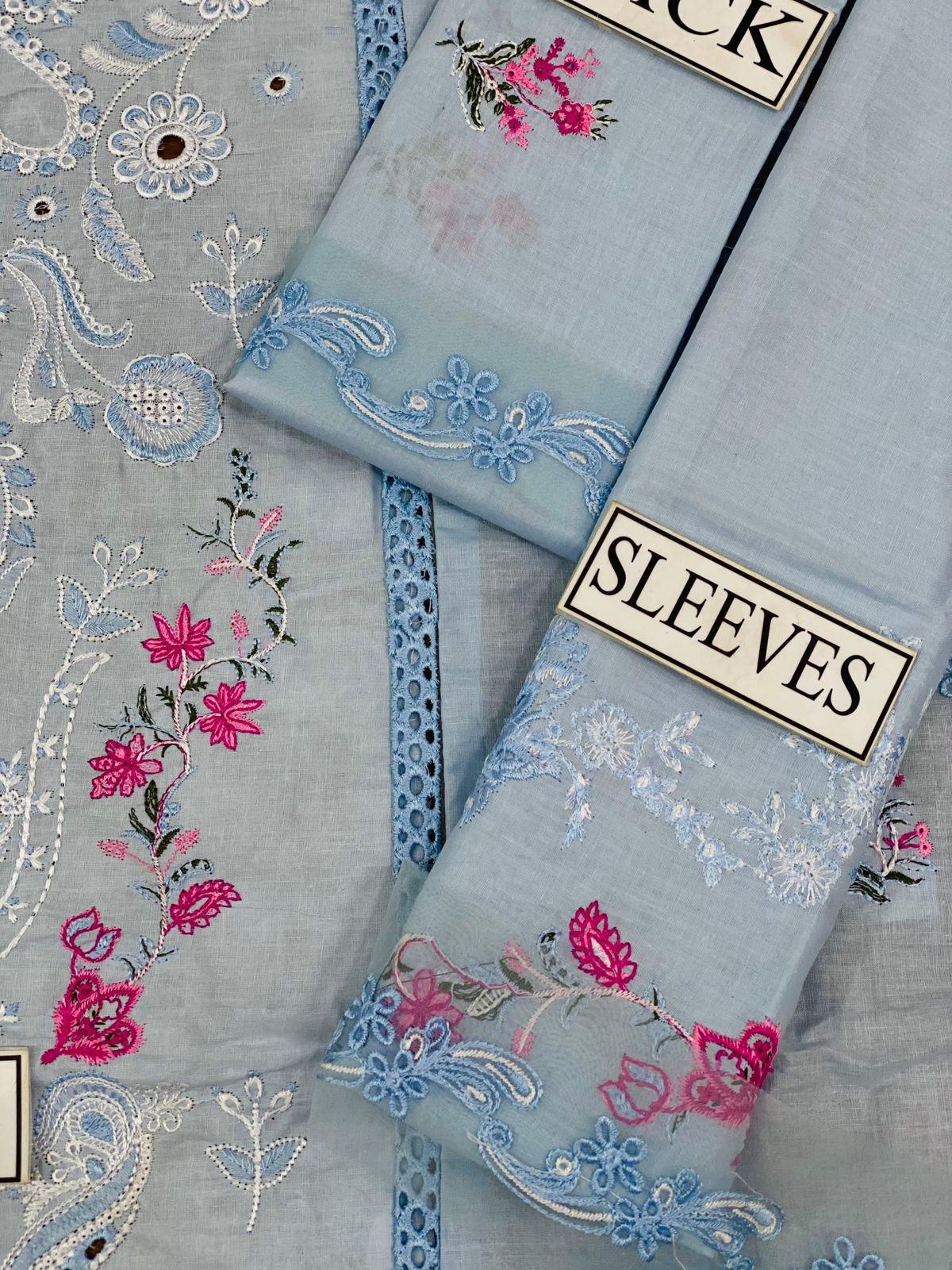 QALAMKAR | Chikankari Luxe Lawn – Elegance in Every Thread